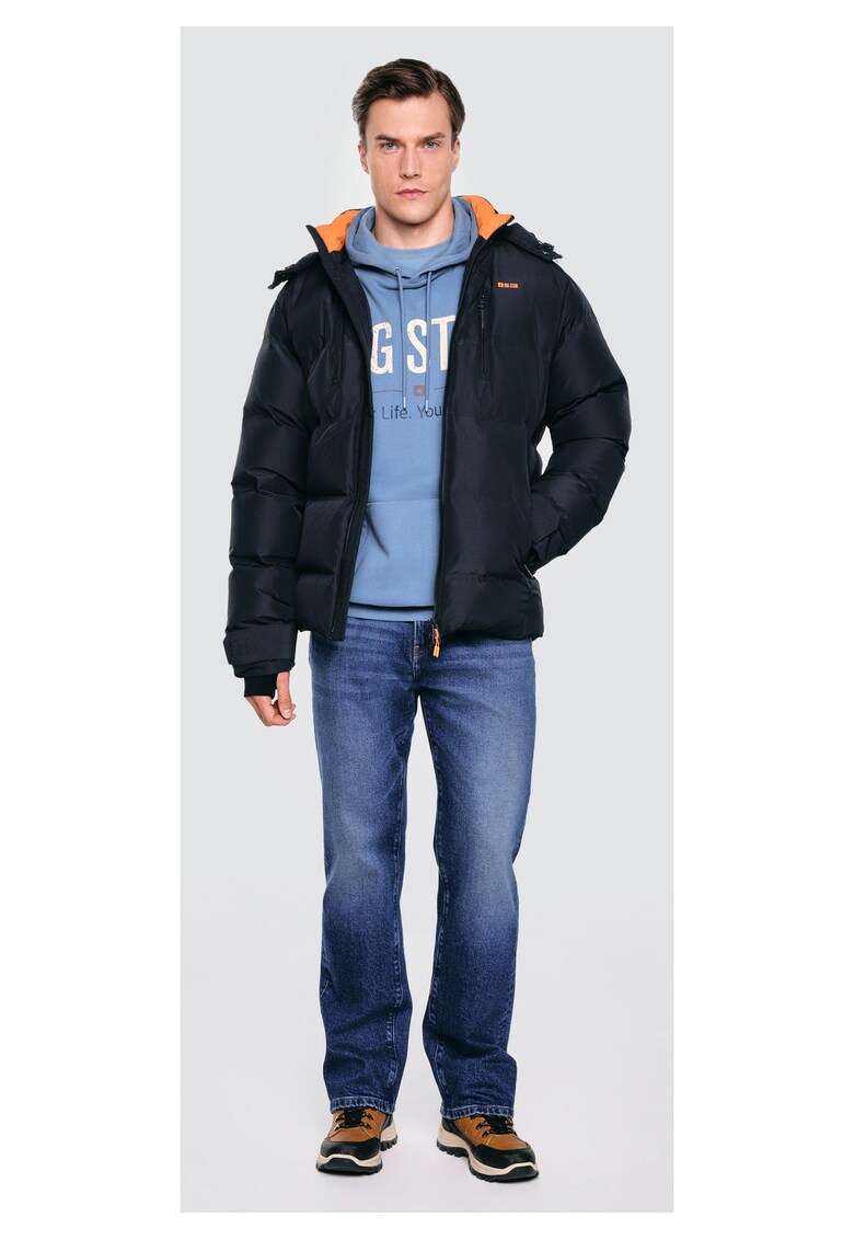 Geaca matlasata cu umpluta de puf si pene