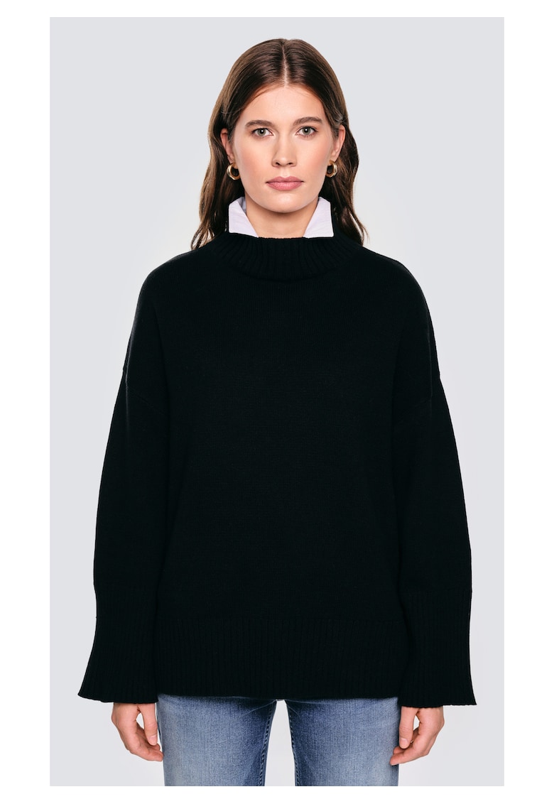 Pulover lejer cu decolteu la baza gatului Siena