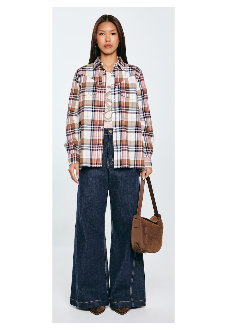 Camasa lejera cu model in carouri