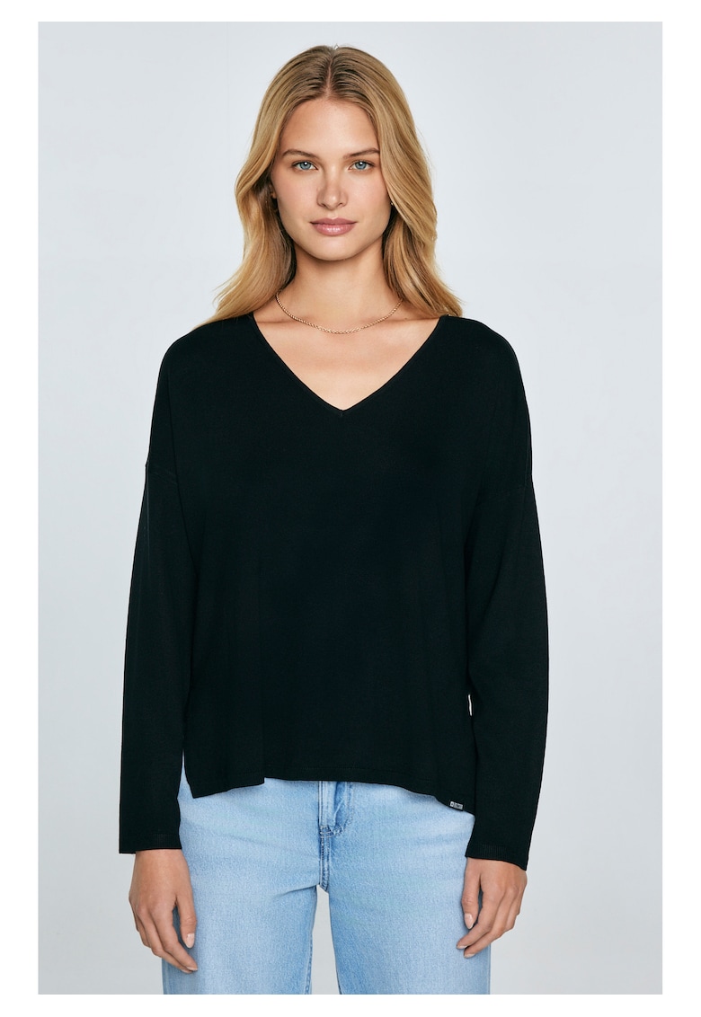Pulover lejer cu decolteu in v