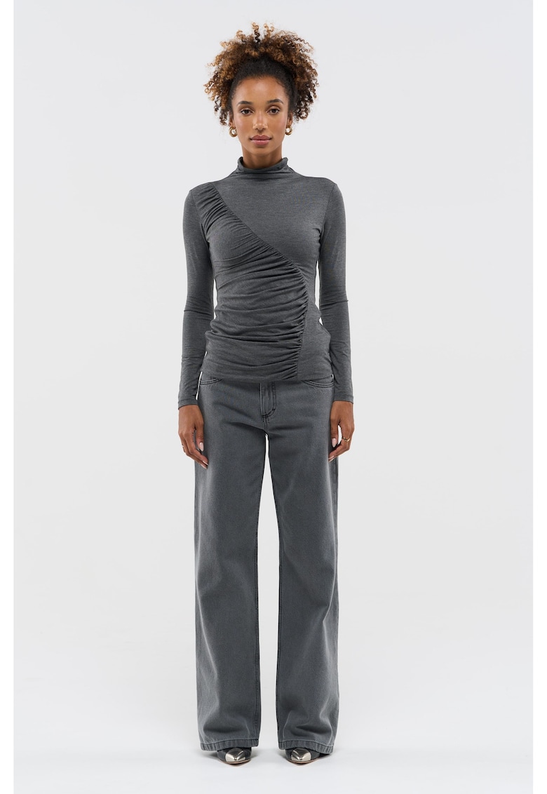 Bluza de dama eleganta gri cu guler inalt si fronseuri - din modal cu elastan -