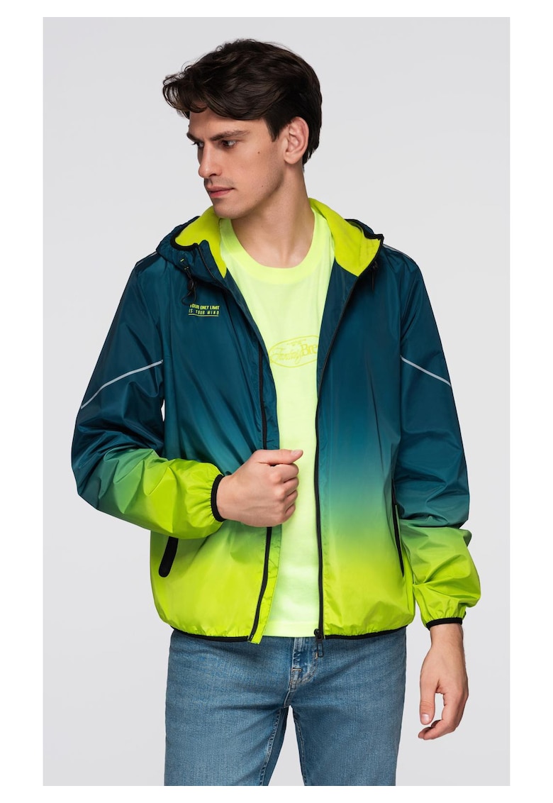 Jacheta sport cu detalii reflectorizante si captuseala din fleece C641