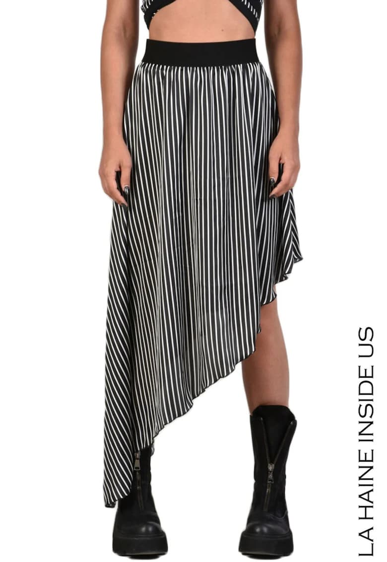 Fusta asimetrica din satin - cu inchidere fermoar la spate si talie elastica