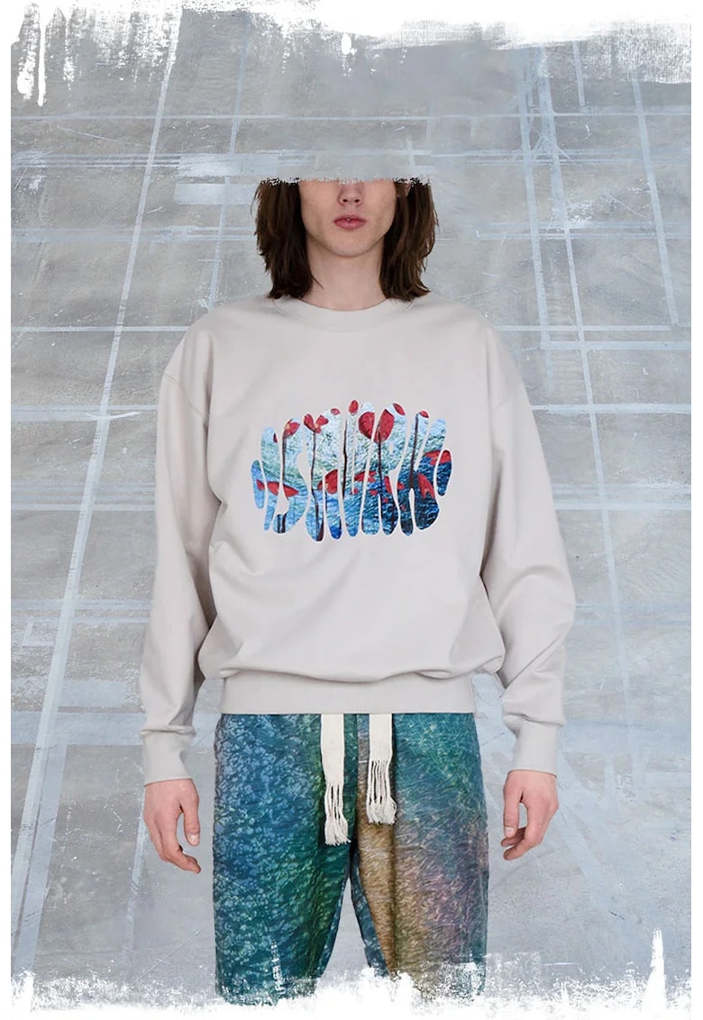 Bluzon barbatesc cu o croiala usor supradimensionata - cu imprimeu dinamic si creativ ISN1