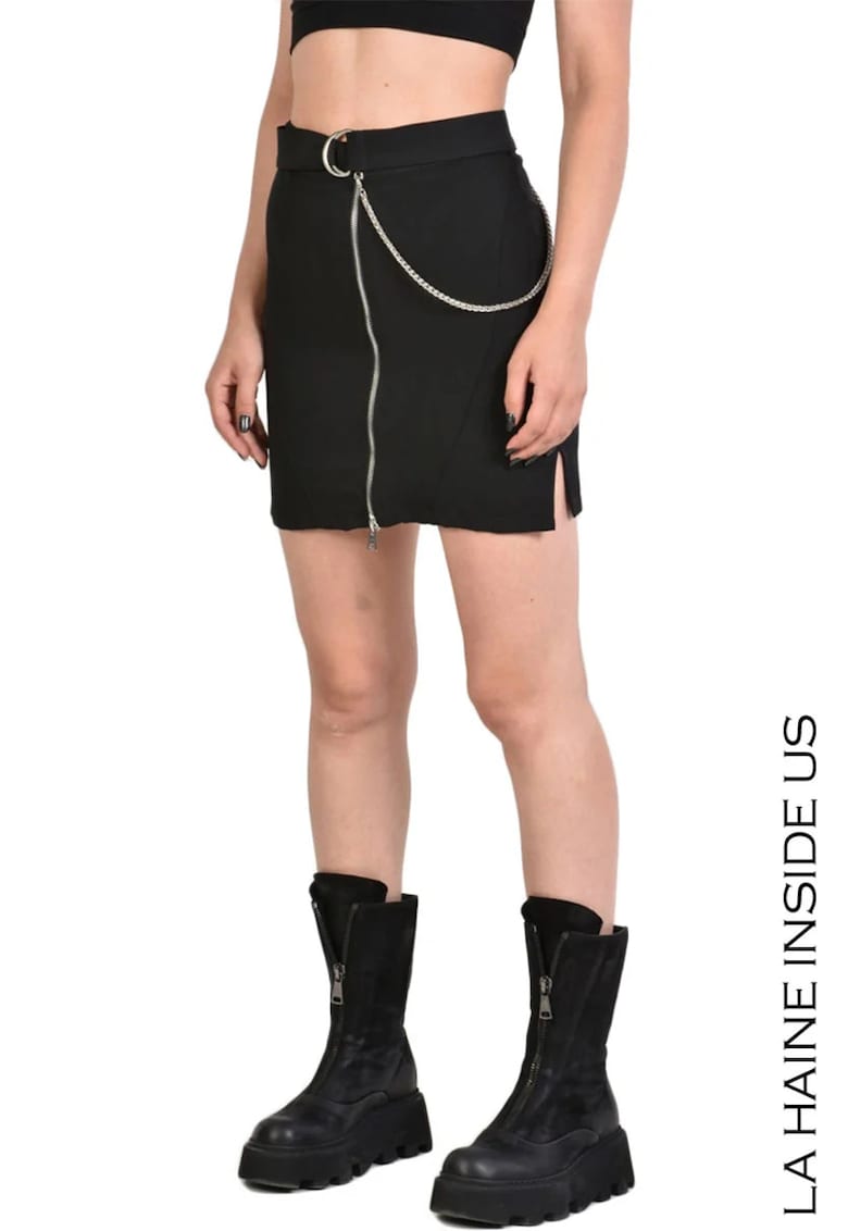 Fusta mini cu fermoar in fata accesorizata cu lant - Negru