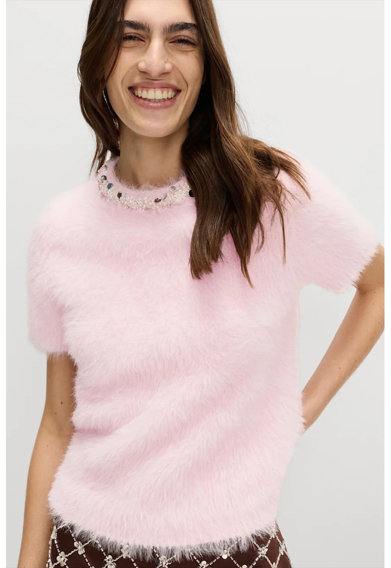 Pulover pufos cu croiala slim-fit