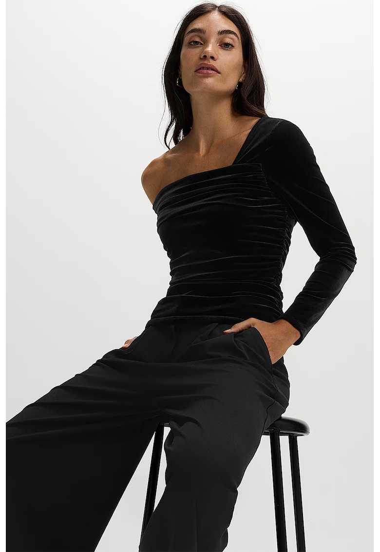 Bluza slim fit cu decolteu pe umeri - Negru -