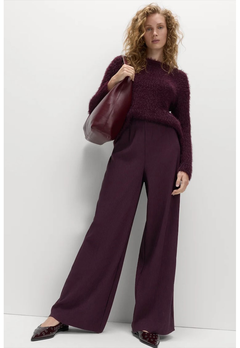 Pantaloni striati cu croiala ampla