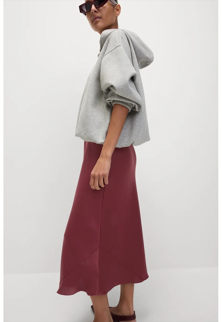 Fusta din satin cu croiala pe bie