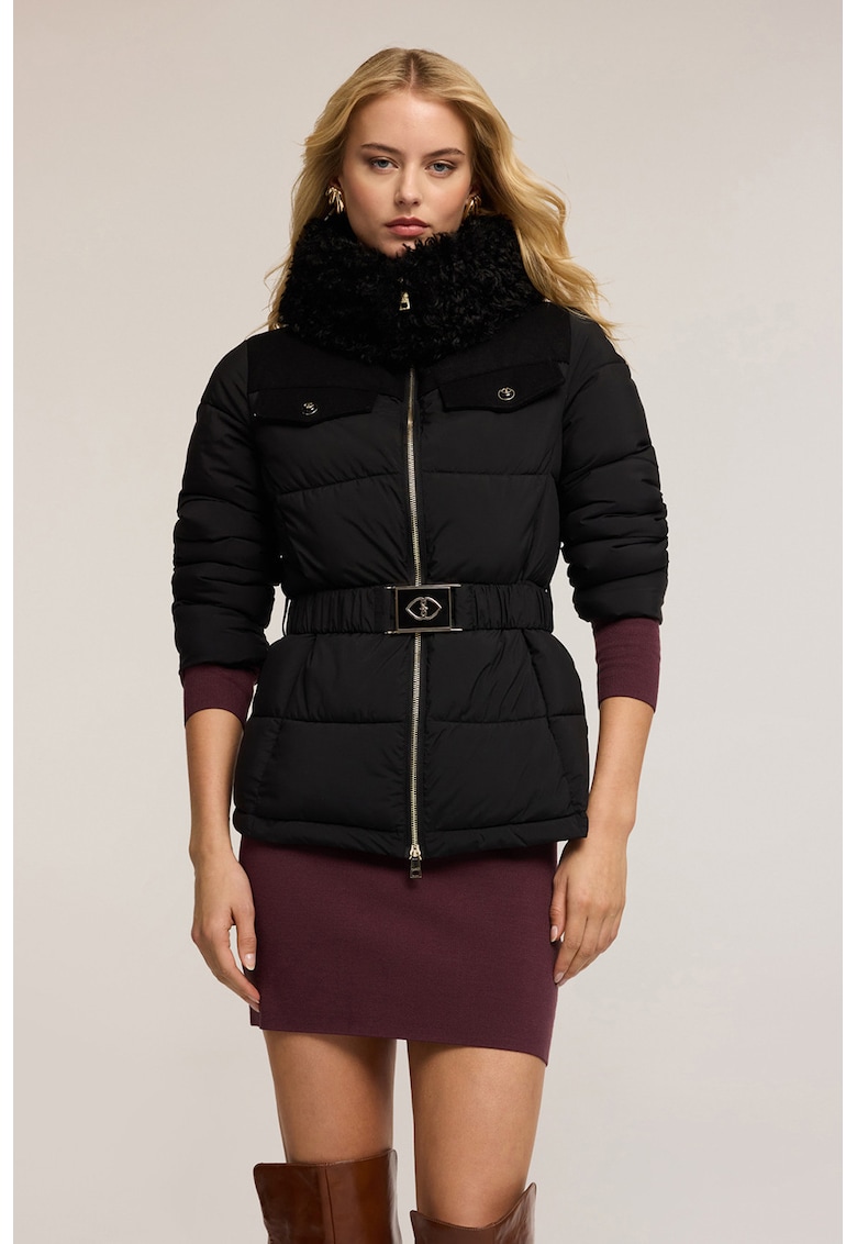 Jacheta matlasata cu gluga