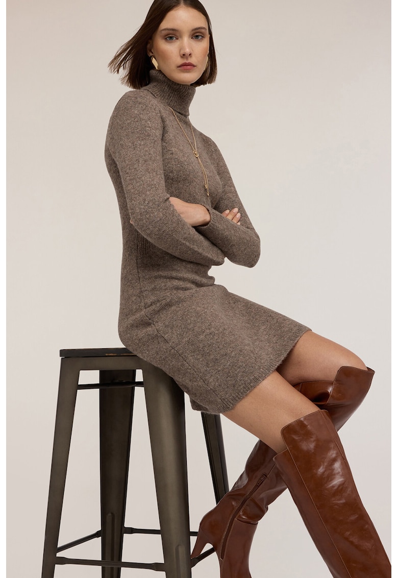 Rochie mini cambrata din amestec de lana cu guler inalt