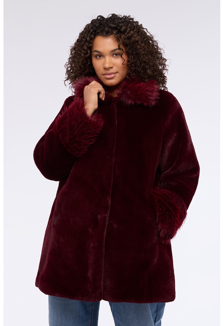 Palton cu insertii din blana sintetica