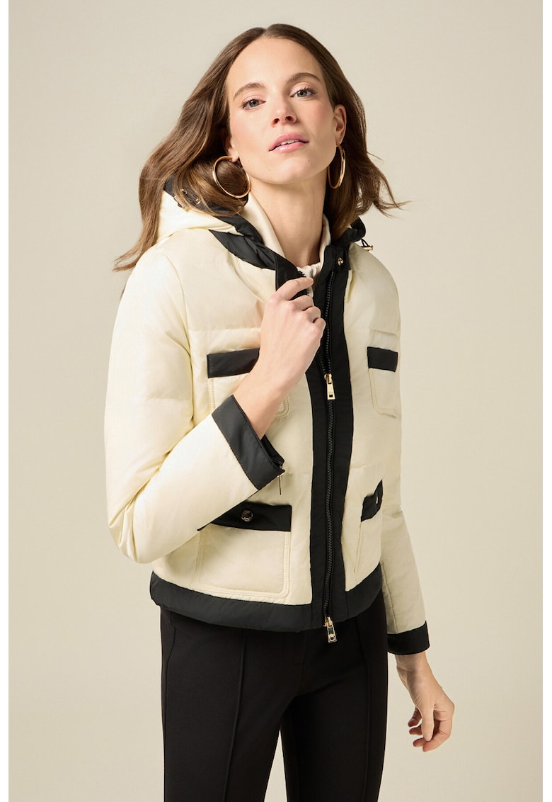 Geaca cu buzunare si gluga