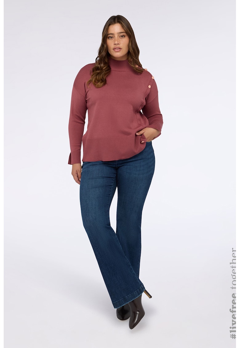 Pulover tricotat fin cu guler inalt