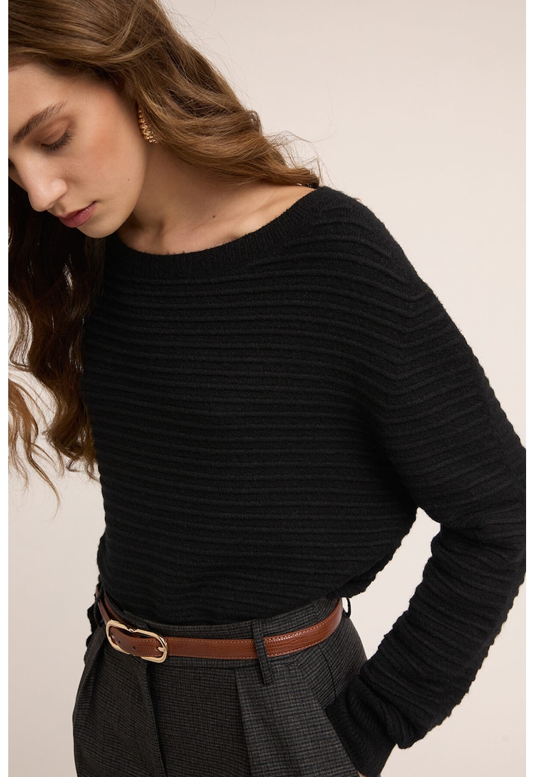 Pulover texturat cu decolteu rotund