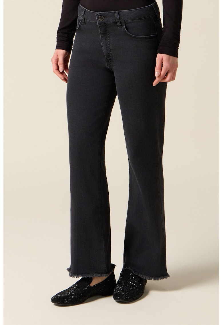 Blugi bootcut cu terminatii franjurate - Negru stins