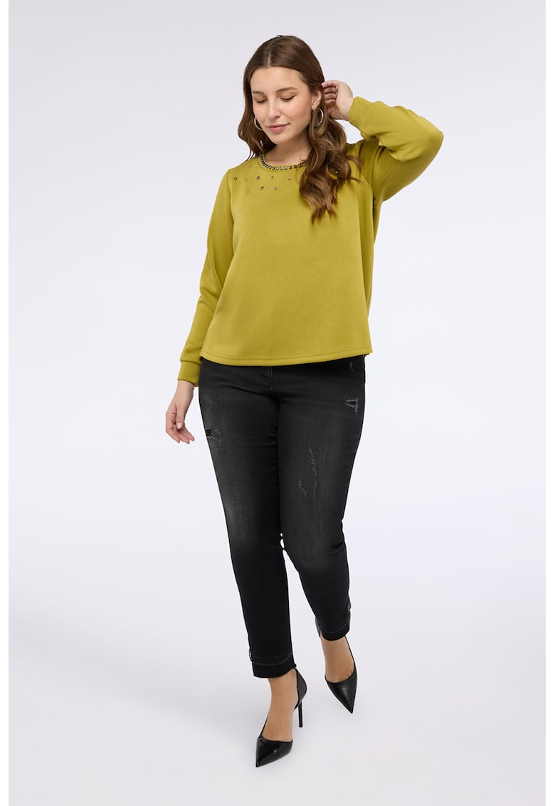 Pulover tricotat fin cu aplciatii din strasuri