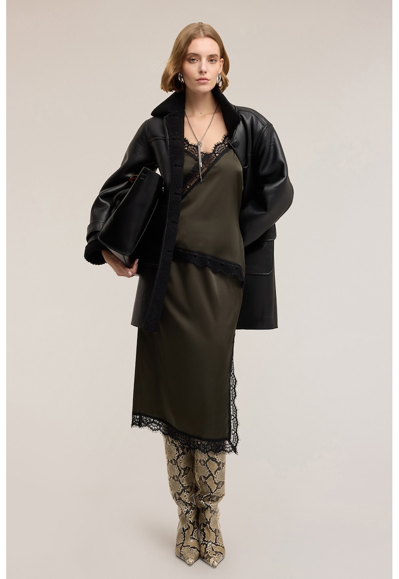 Fusta dreapta cu aplicatie din dantela