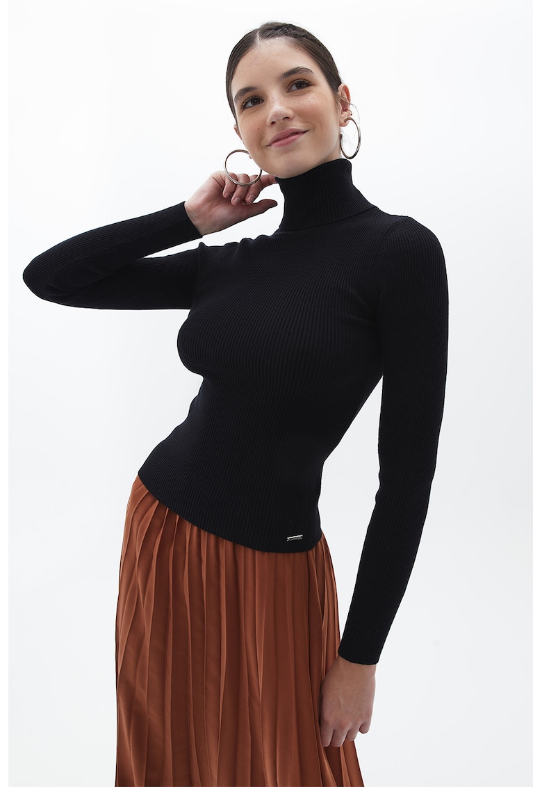 Bluza slim fit cu guler inalt si striatii