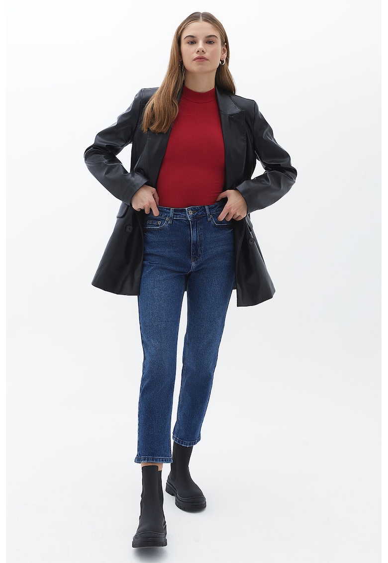 Top cu decolteu american