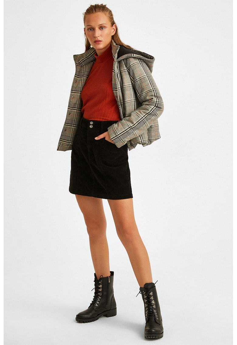 Pulover cu aspect striat si maneci cazute