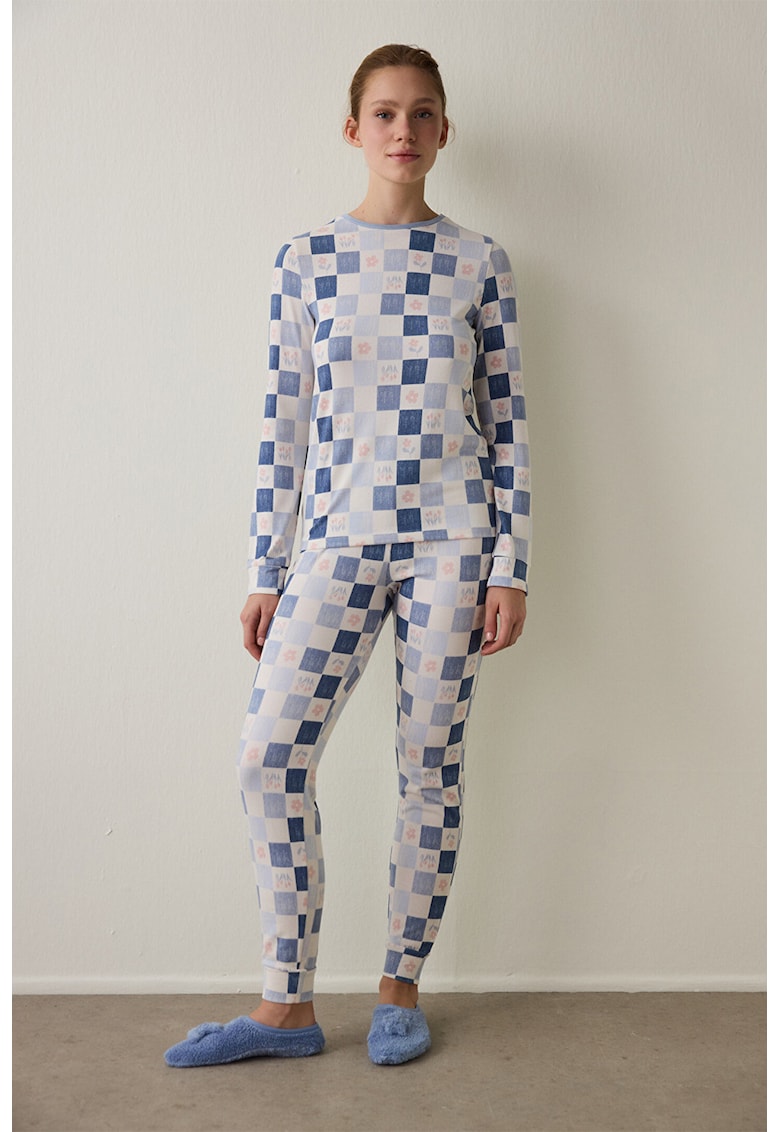 Pijama cu pantaloni lungi - croiala slim-fit si model in carouri