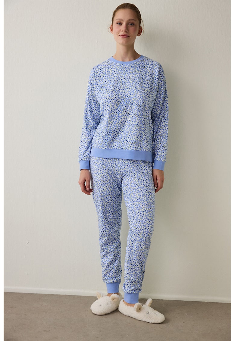 Pijama cu imprimeu floral si decolteu la baza gatului