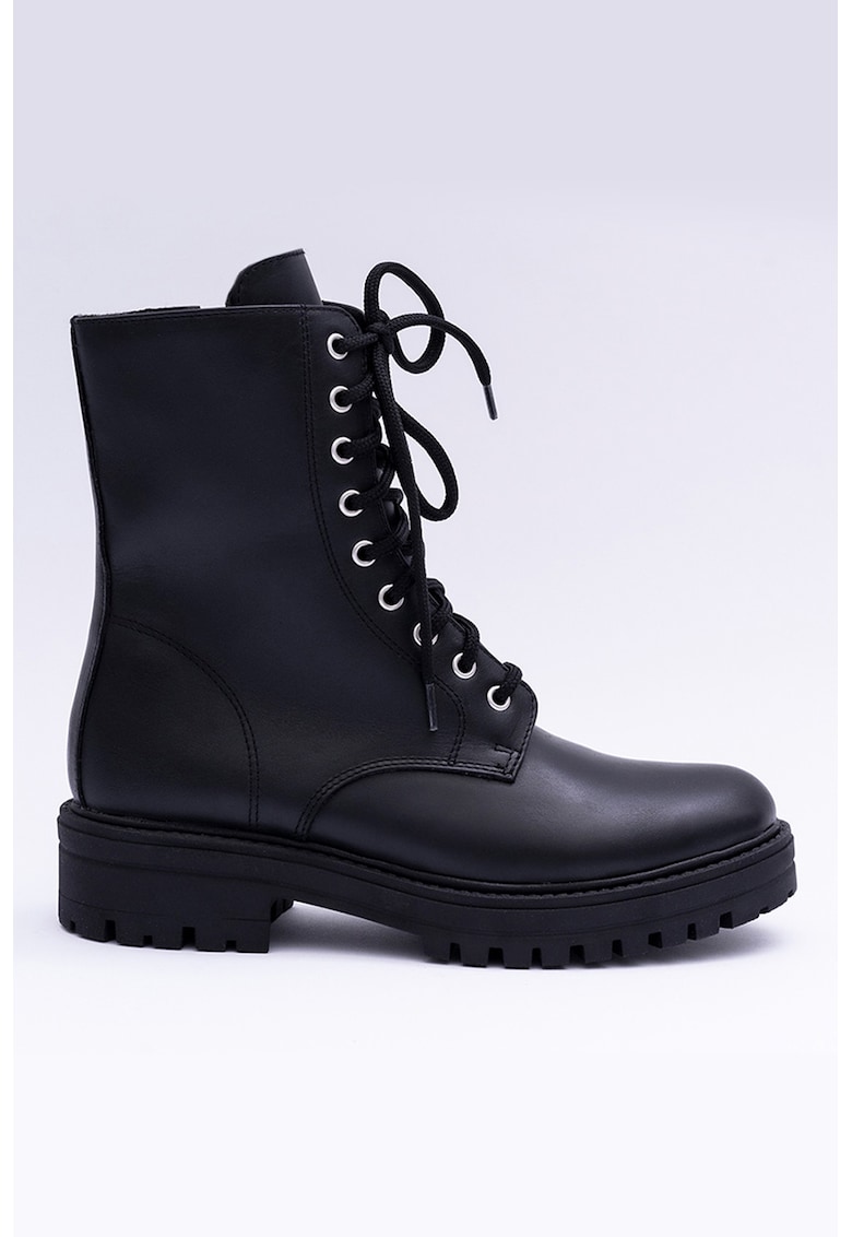 Ghete de piele cu toc masiv si captuseala de blana