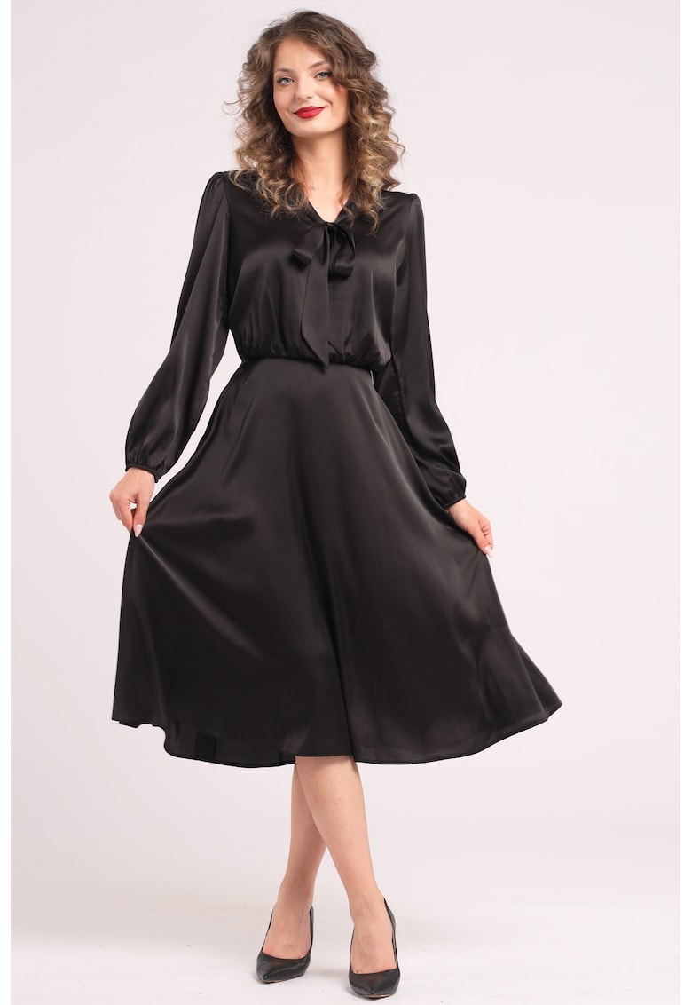 Rochie din satin cu funda din panglici