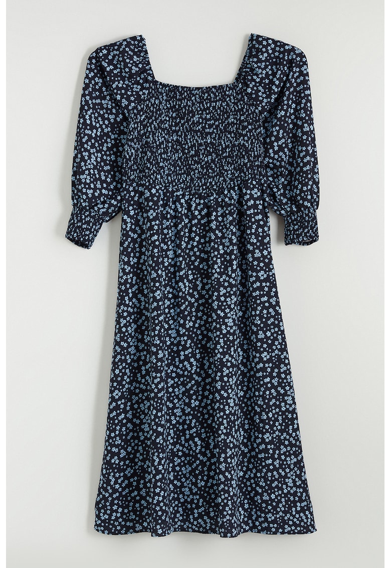 Rochie evazata cu decolteu patrat