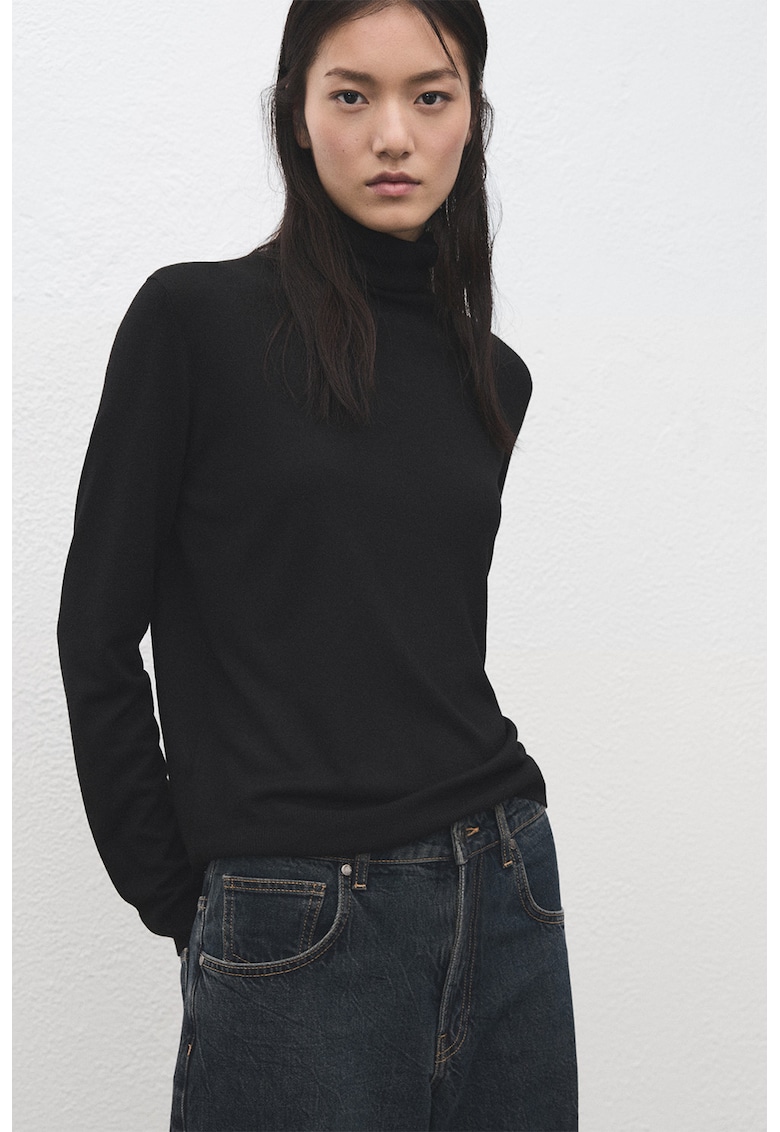 Pulover slim-fit cu guler inalt si model uni - Negru