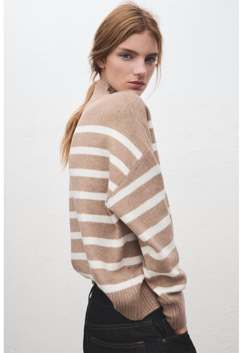 Pulover cu decolteu la baza gatului si dungi - Alb/Bej