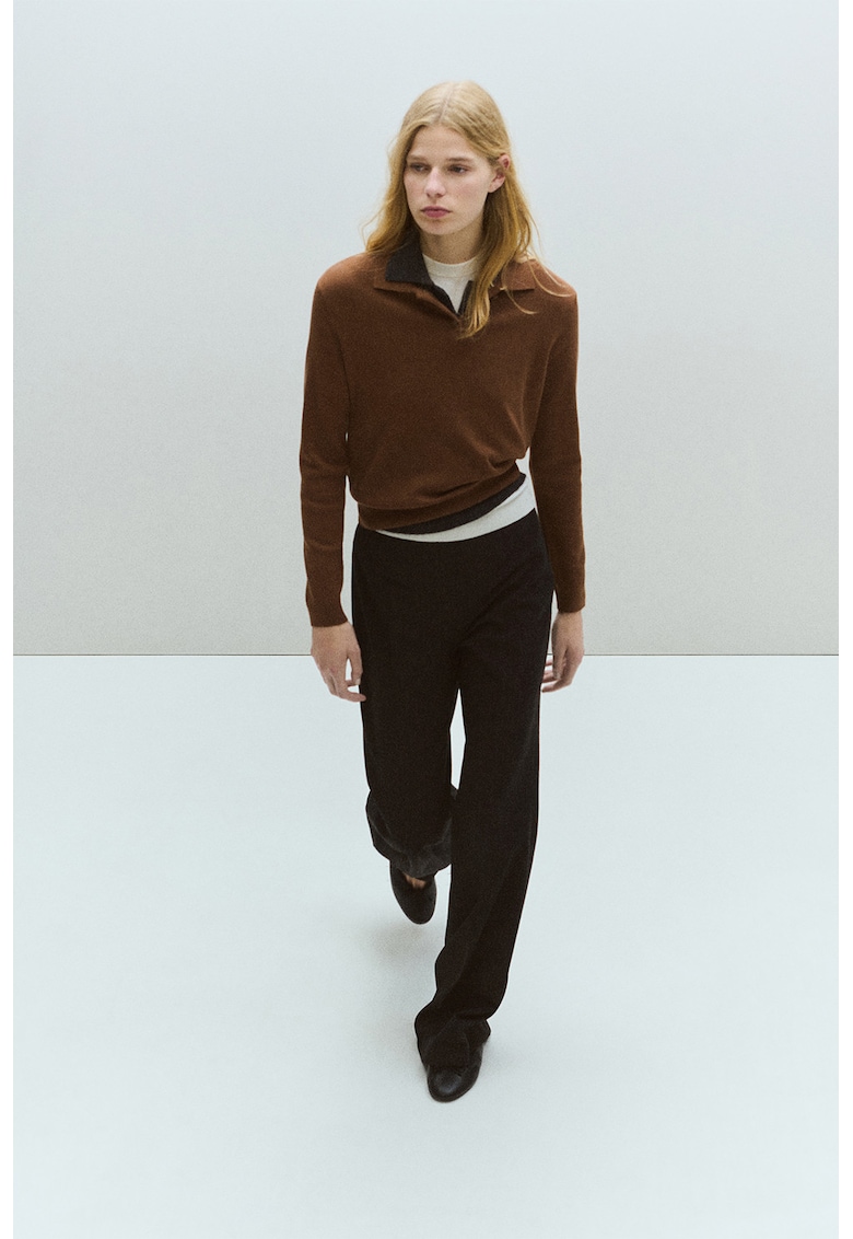 Pulover din amestec de lana cu fenta cu nasturi - Maro camel