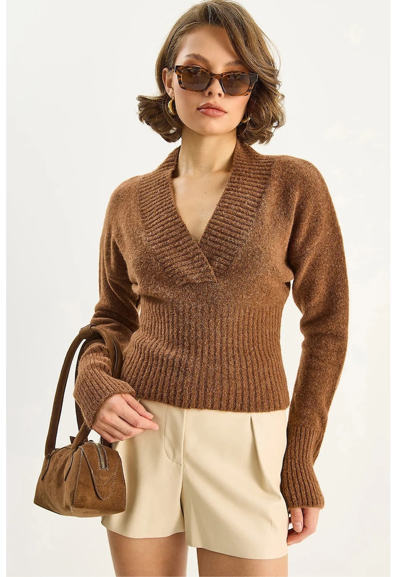 Pulover dama - pulover scurt tricotat - decolteu in V - maro moca - tricot -
