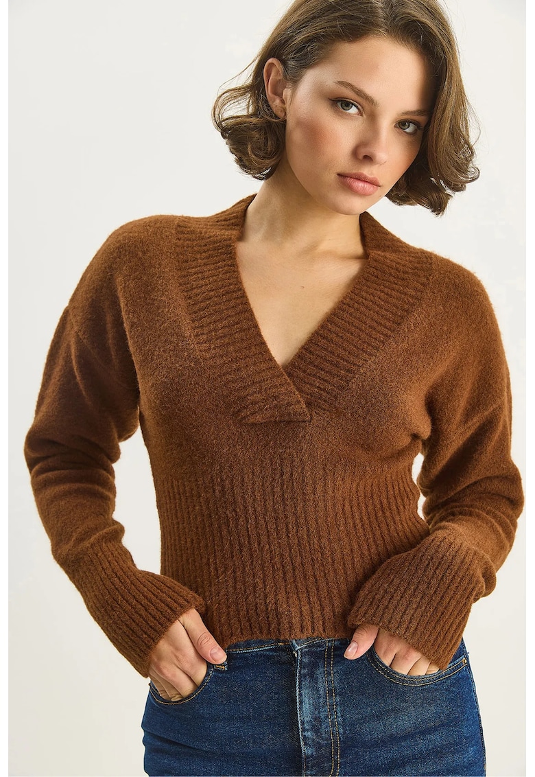 Pulover dama - pulover scurt - guler in V - maro camel - tricot -
