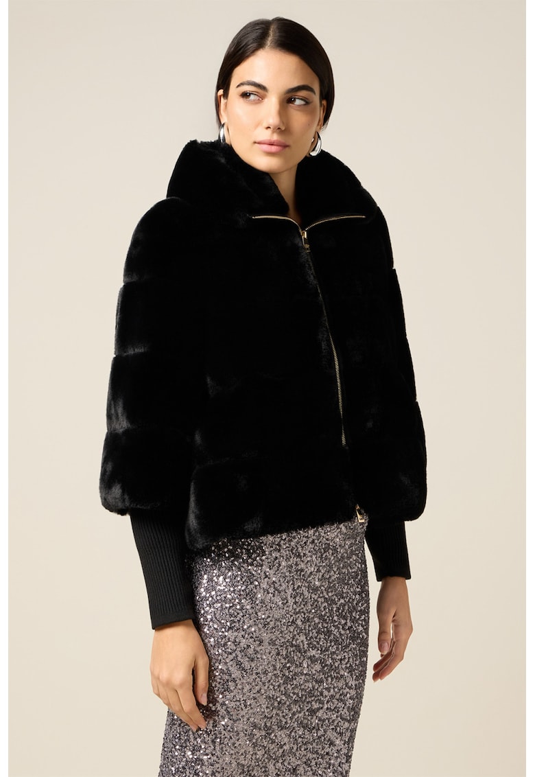 Jacheta cu blana sintetica si guler inalt