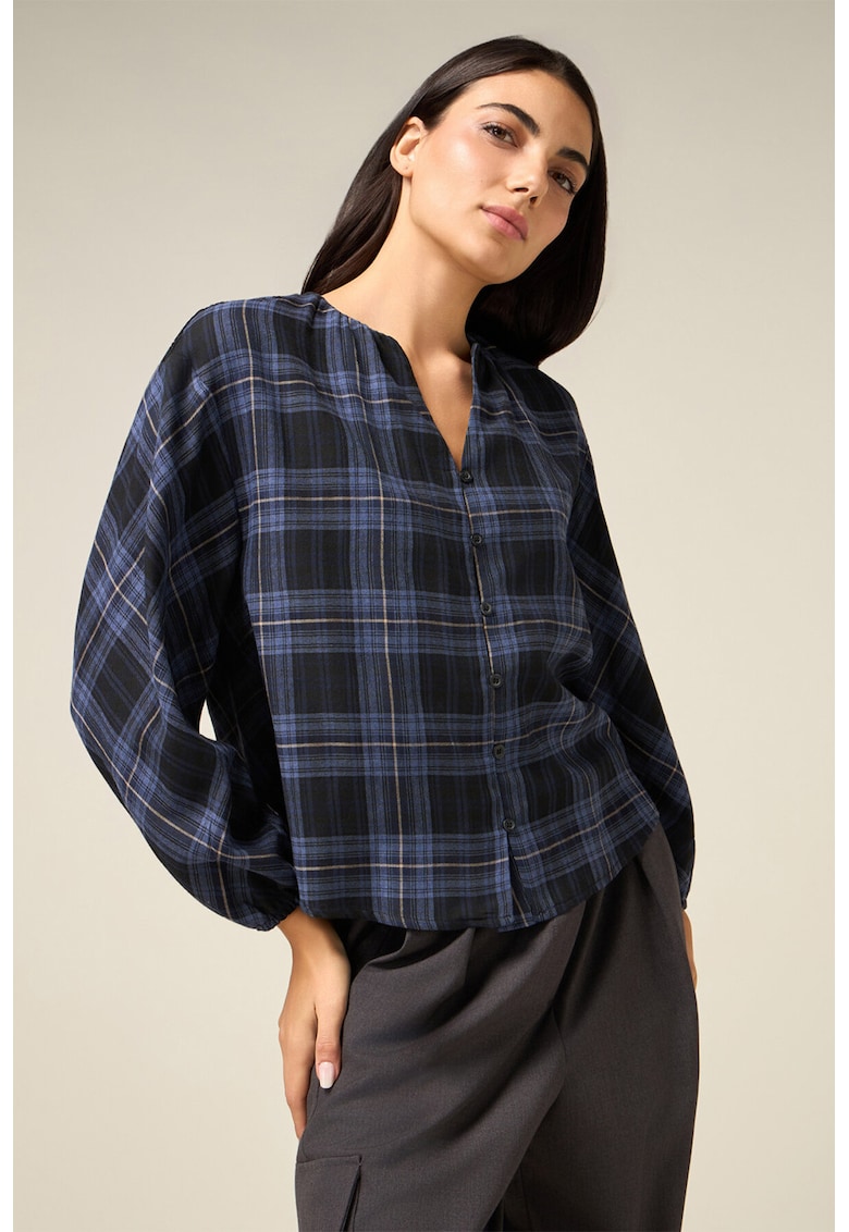 Camasa cu decolteu rotund si model in carouri