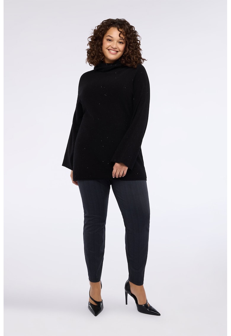 Pulover cu guler inalt - strasuri si maneci evazate