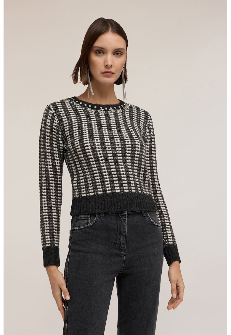 Pulover crop cu decolteu cu strasuri