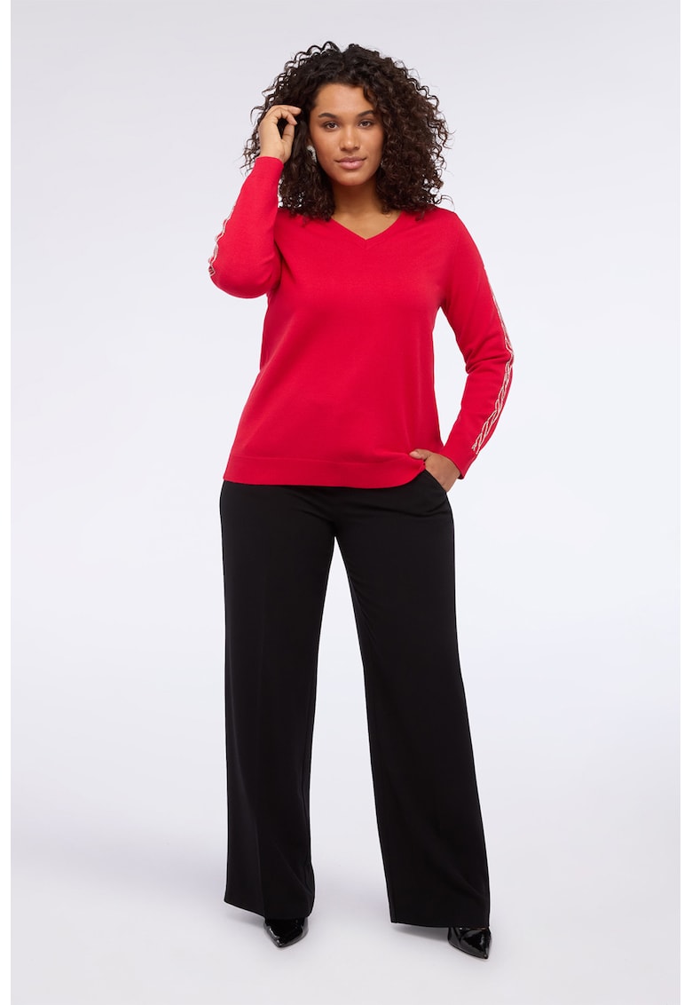 Pulover cu decolteu in V si strasuri la maneci