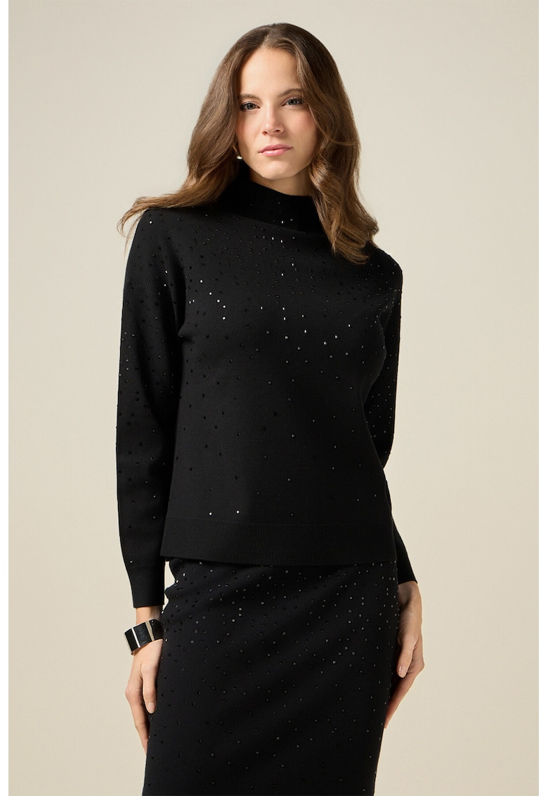 Pulover cu aplicatii din strasuri