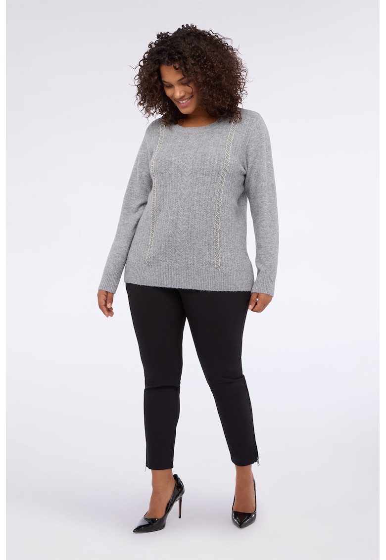 Pulover cu aplicatii din strasuri si decolteu rotund