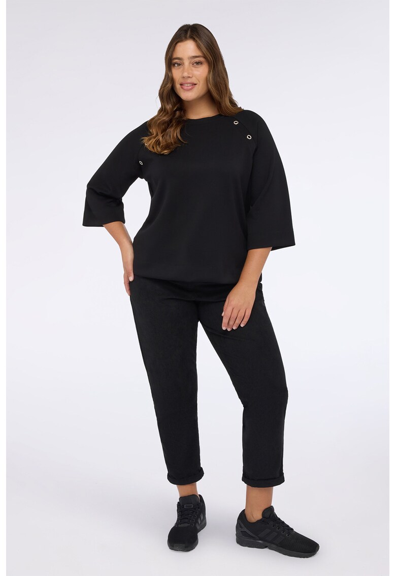 Pantaloni crop cu croiala conica si nasturi - Negru