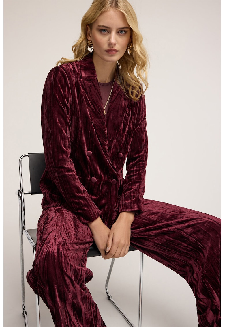 Sacou cu aspect de catifea si doua randuri de nasturi