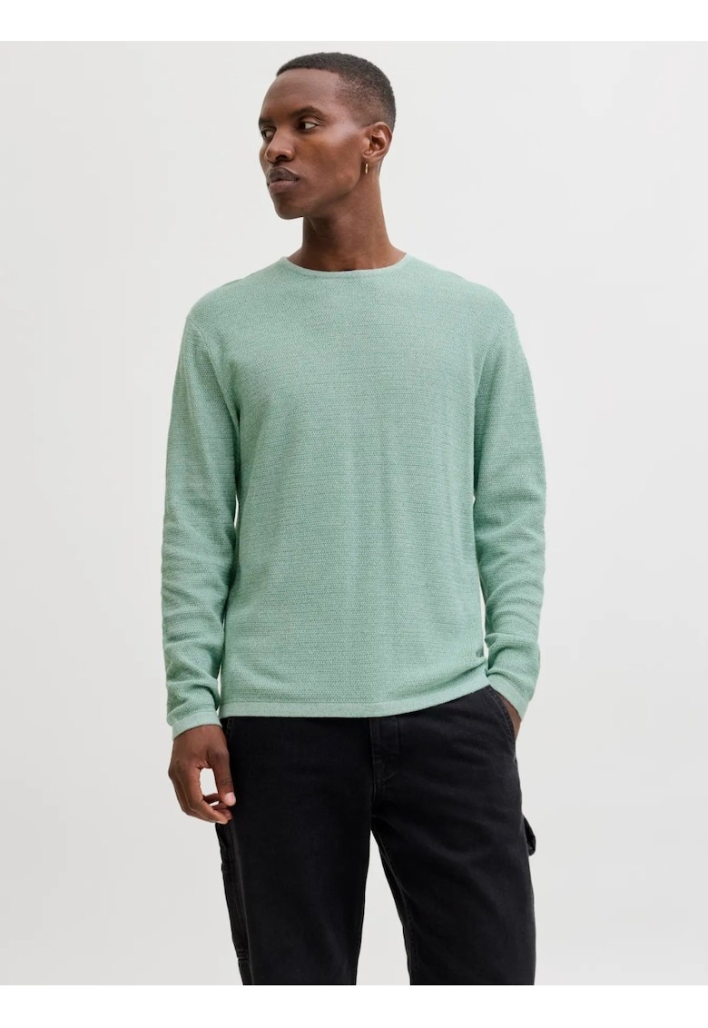 Pulover tricotat barbati cu decolteu la baza gatului