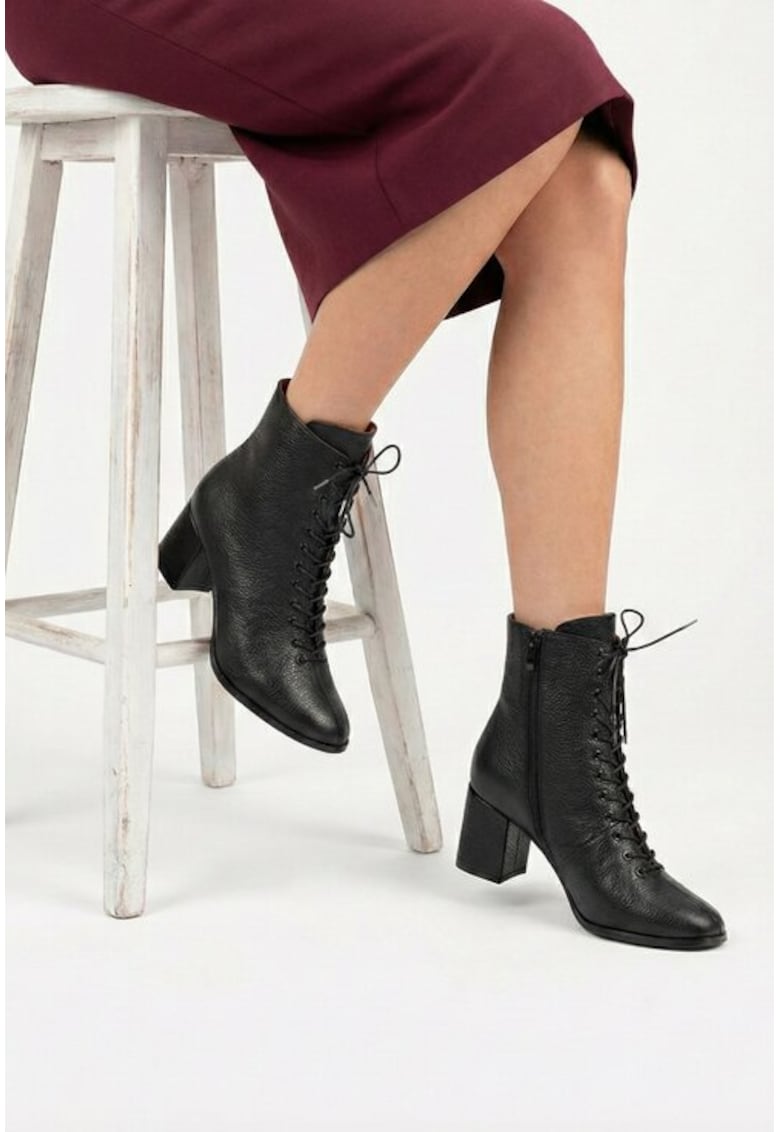 Botine dama din piele texturata neagra
