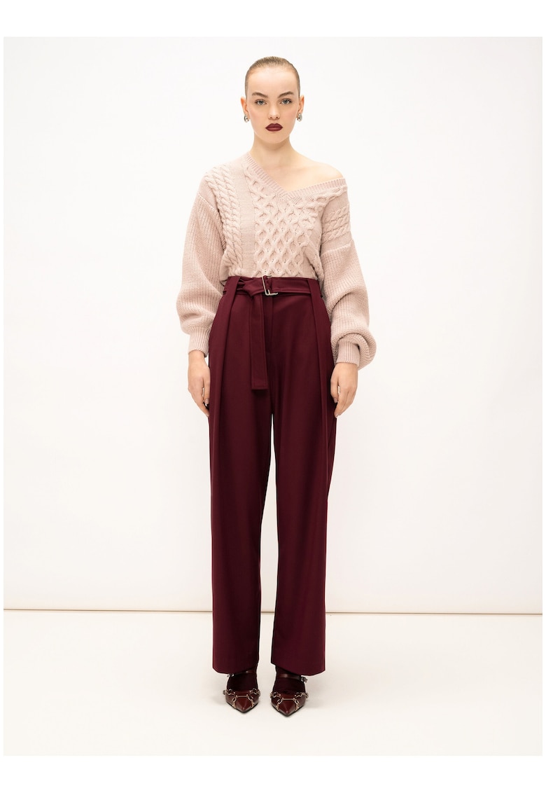 Pantaloni drepti cu detalii pensa