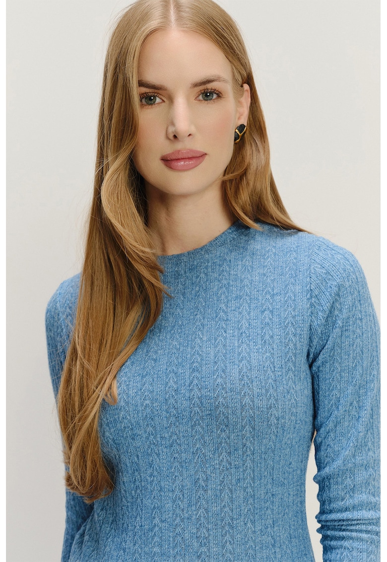 Pulover uni cu decolteu la baza gatului - Albastru pastel