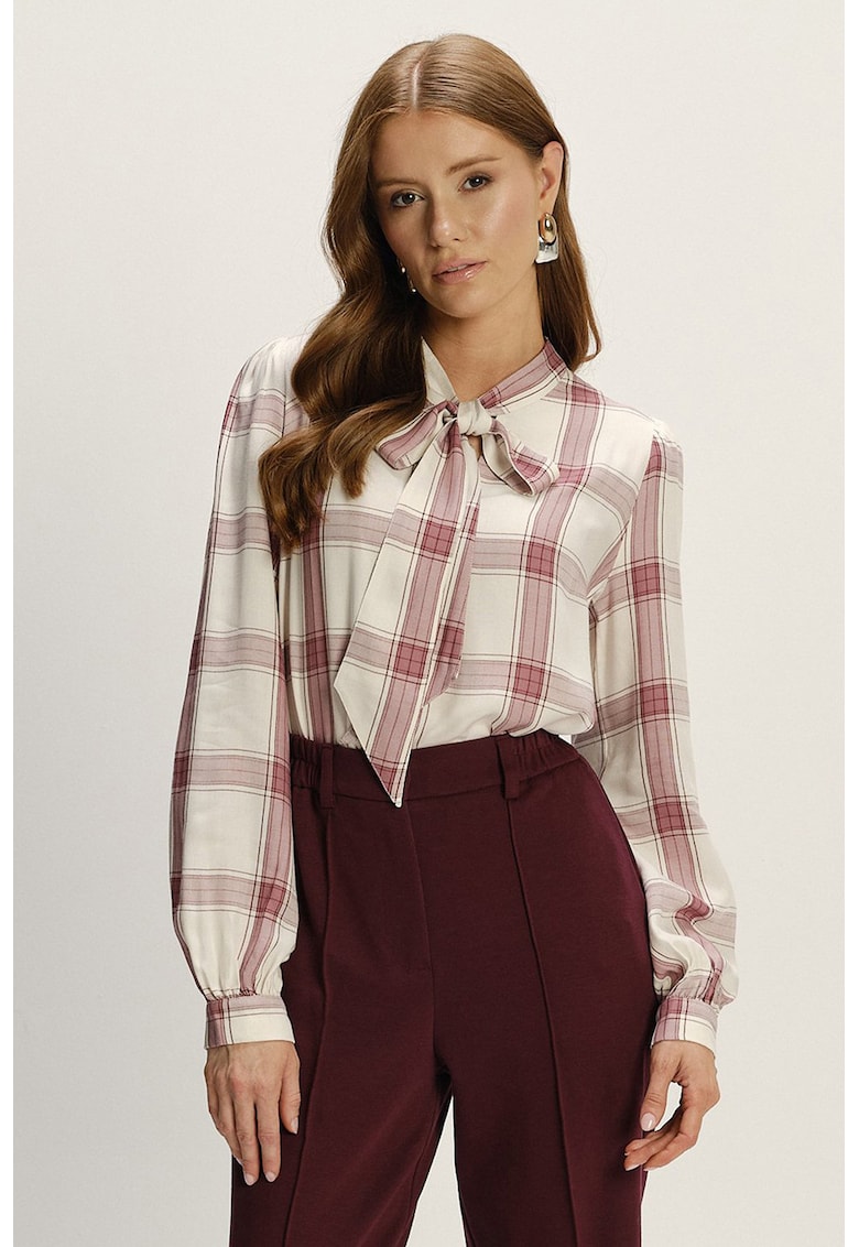 Bluza in carouri cu guler cu funda