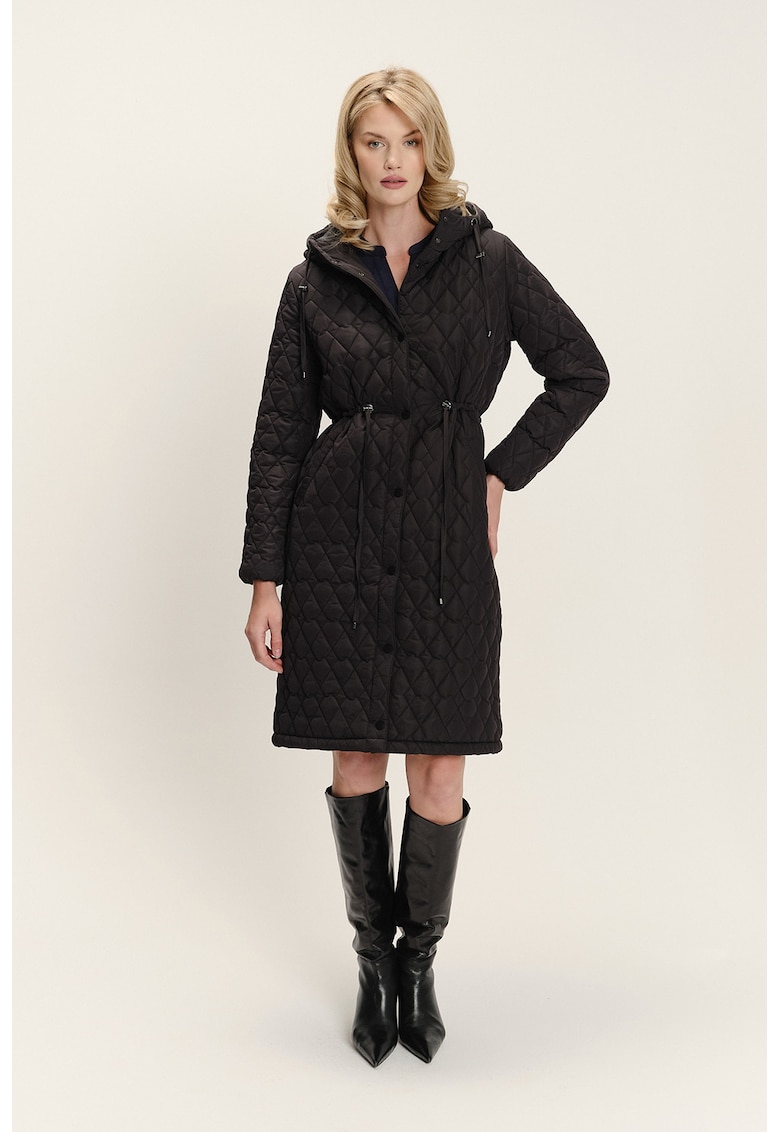 Geaca lunga matlasata cu gluga